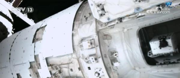 中国星辰 | 首次！神十六乘组开展舱外辐射生物学暴露实验