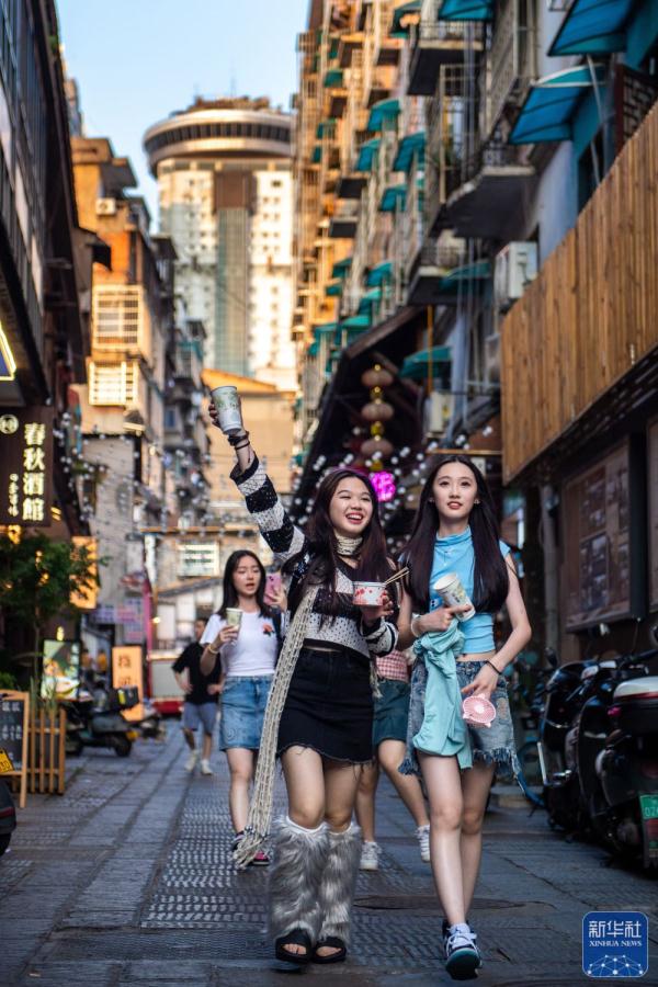 新华全媒+｜解码文化自信的城市样本丨长沙：千年古城正青春