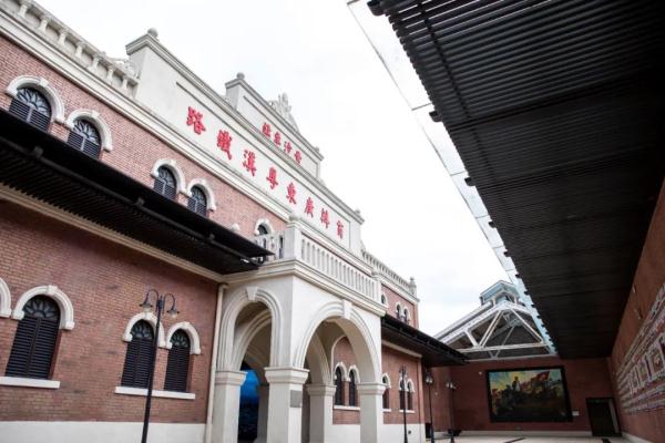 这个广州人一个人捐了半间博物馆，连“镇馆之宝”都是他捐赠的……