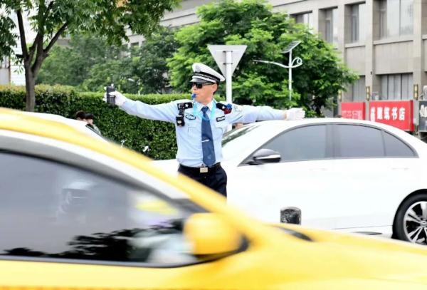 护学17年 张爷爷光荣退休了