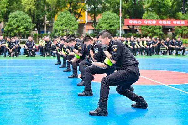 爆燃!直击长沙特警擒敌拳会操现场 爆燃!直击长沙特警擒敌拳会操现场