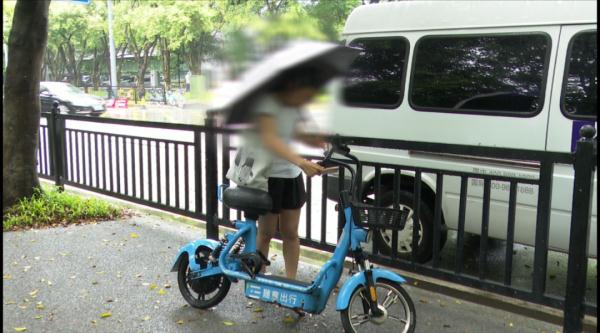 多处受伤！共享电动车刹车失灵，女子撞上路边围栏才停下