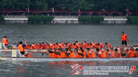高清图集丨女性力量！女子龙舟队出战广州国际龙舟赛