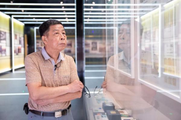 这个广州人一个人捐了半间博物馆，连“镇馆之宝”都是他捐赠的……