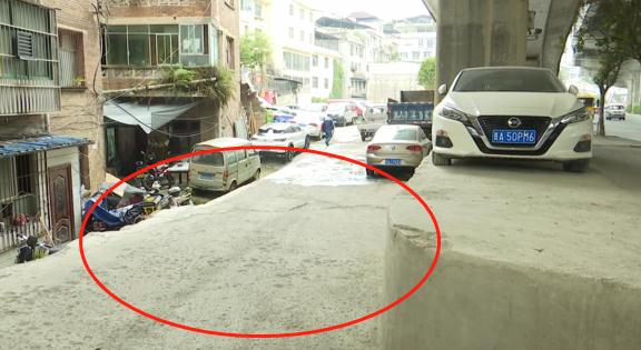 贵阳男子去朋友家做客,出来后不仅车不见了还挨了打,原因竟是…… 贵阳男子去朋友家做客,出来后不仅车不见了还挨了打,原因竟是……