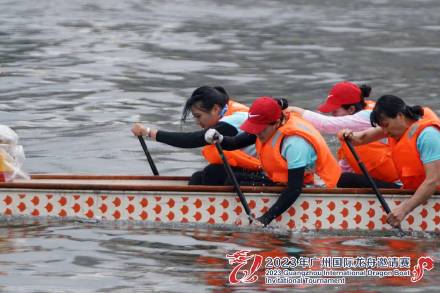 高清图集丨女性力量！女子龙舟队出战广州国际龙舟赛