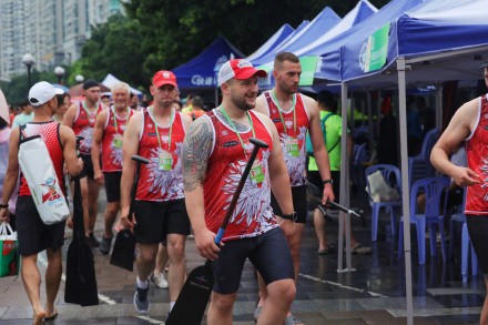 开赛！广州国际龙舟邀请赛今日举行广州龙舟赛奖品有烧猪米酒