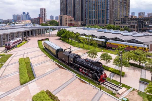 这个广州人一个人捐了半间博物馆，连“镇馆之宝”都是他捐赠的……