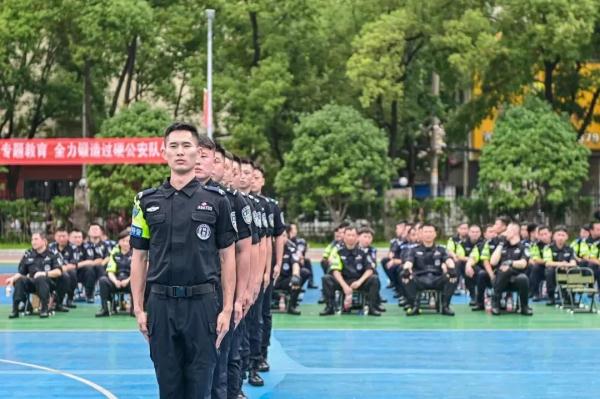 爆燃!直击长沙特警擒敌拳会操现场 爆燃!直击长沙特警擒敌拳会操现场