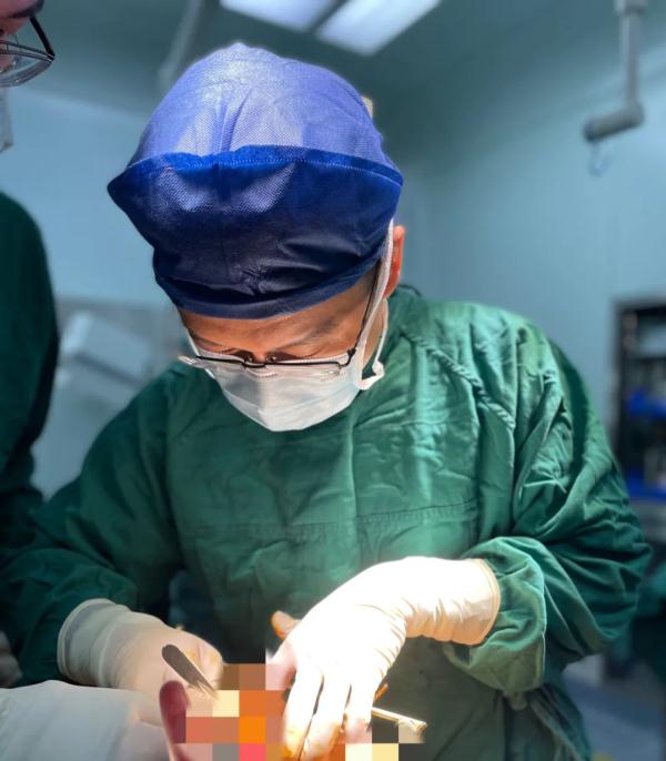 趴着午睡,一只手没了知觉!网友:最害怕的事还是发生了 趴着午睡,一只手没了知觉!网友:最害怕的事还是发生了