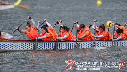 高清图集丨女性力量！女子龙舟队出战广州国际龙舟赛