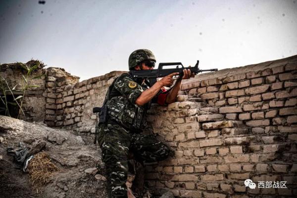 天山脚下，战斗打响！