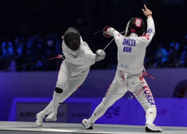 击剑亚锦赛无锡“亮剑” 中国队首日斩获一铜