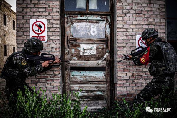 天山脚下，战斗打响！