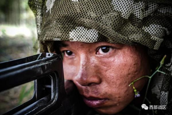 天山脚下，战斗打响！