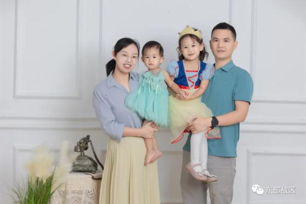 当过兵的爸爸,真帅! 当过兵的爸爸,真帅!