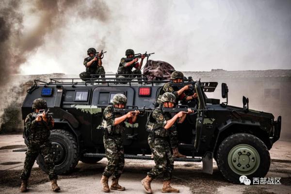 天山脚下，战斗打响！