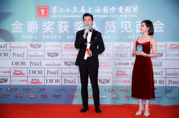 金爵奖揭晓！胡歌、大鹏拿下最佳男演员“双黄蛋”