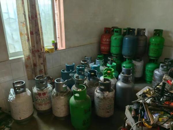 70余个“炸弹”藏进民房?已立案! 70余个“炸弹”藏进民房?已立案!