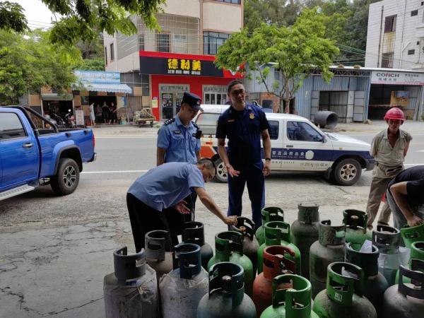 70余个“炸弹”藏进民房?已立案! 70余个“炸弹”藏进民房?已立案!