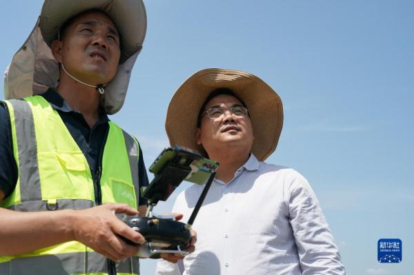 秦岭脚下的父子农田“大管家”