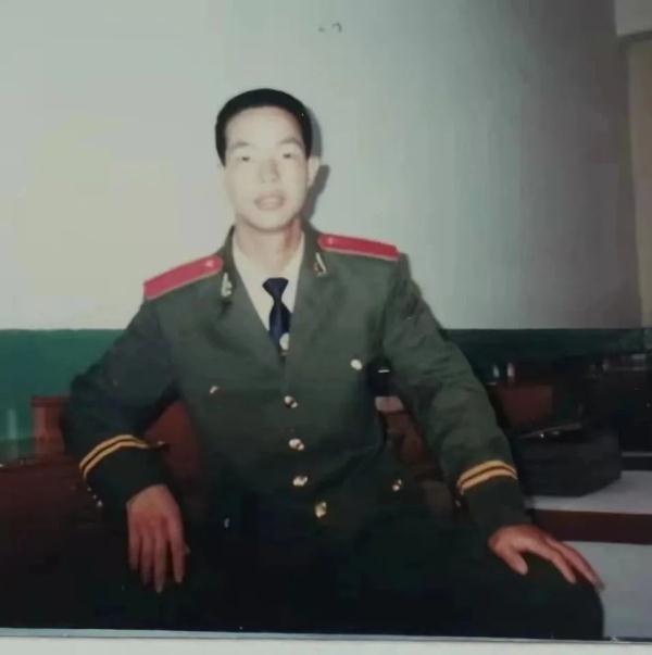 当过兵的爸爸,真帅! 当过兵的爸爸,真帅!