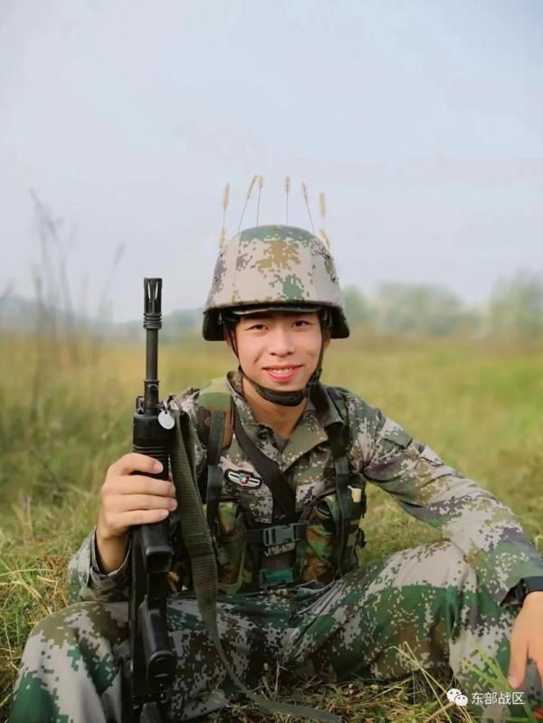 当过兵的爸爸,真帅! 当过兵的爸爸,真帅!