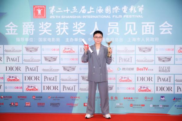 金爵奖揭晓！胡歌、大鹏拿下最佳男演员“双黄蛋”