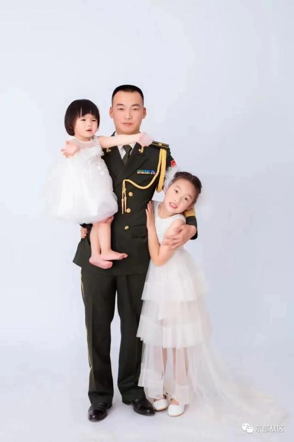 当过兵的爸爸,真帅! 当过兵的爸爸,真帅!