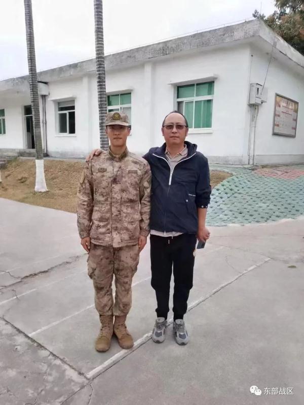 当过兵的爸爸,真帅! 当过兵的爸爸,真帅!