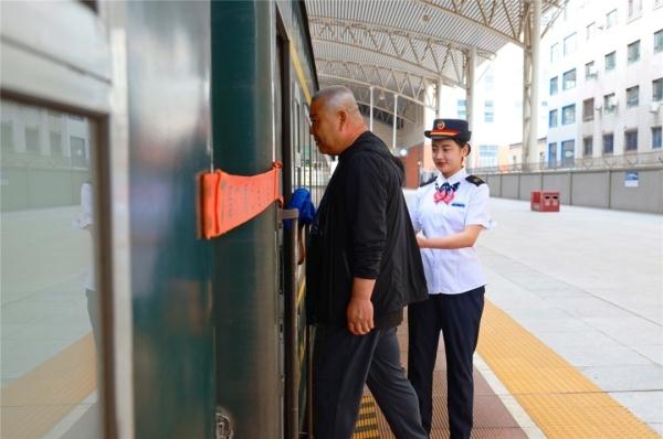 老年旅客乘火车攻略,快为爸妈收藏! 老年旅客乘火车攻略,快为爸妈收藏!