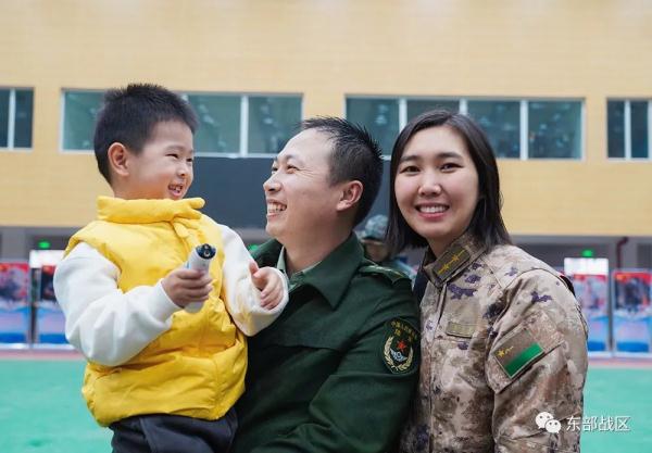 当过兵的爸爸,真帅! 当过兵的爸爸,真帅!