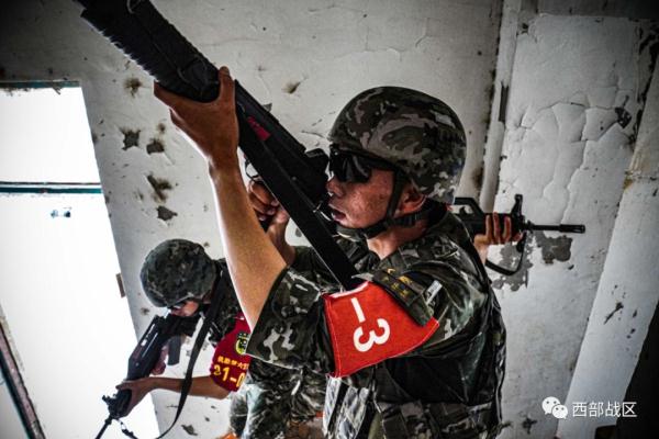 天山脚下，战斗打响！