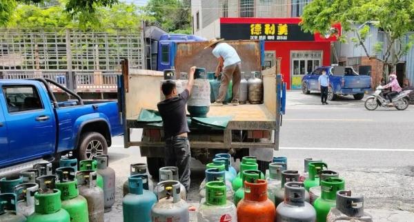 70余个“炸弹”藏进民房?已立案! 70余个“炸弹”藏进民房?已立案!