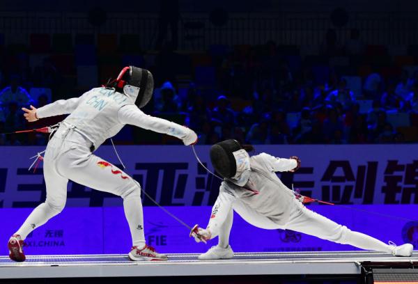 击剑亚洲锦标赛中国选手陈情缘夺冠