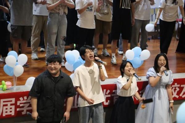 看完湖南高校准备的这些毕业礼物,才知道什么叫别人的大学! 看完湖南高校准备的这些毕业礼物,才知道什么叫别人的大学!