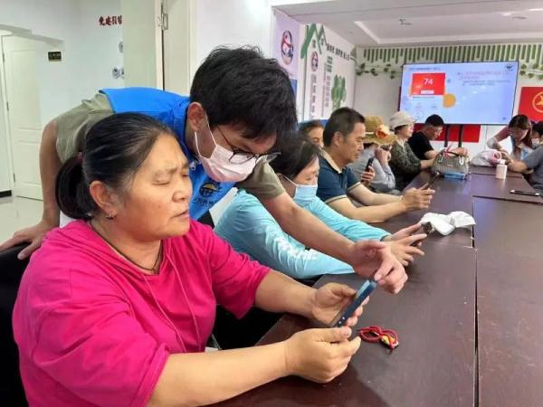 榜样力量|“夕阳再晨”十二载,他让科技助老服务变得越来越酷! 榜样力量|“夕阳再晨”十二载,他让科技助老服务变得越来越酷!