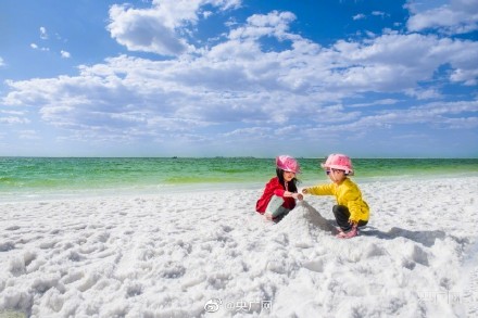 “中国盐湖之最”!察尔汗盐湖夏日美景 “中国盐湖之最”!察尔汗盐湖夏日美景
