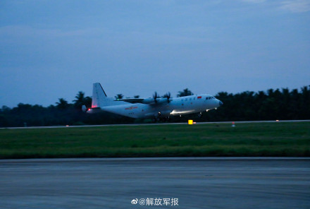 夜鹰舞长空！南部战区海军航空兵某团组织夜间飞行训练