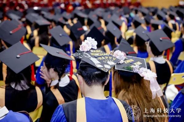 上海科技大学校长：不要总是盯着位子、帽子和票子！