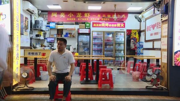 老板给阿姨发工资,被反塞500元……原因太暖心! 老板给阿姨发工资,被反塞500元……原因太暖心!