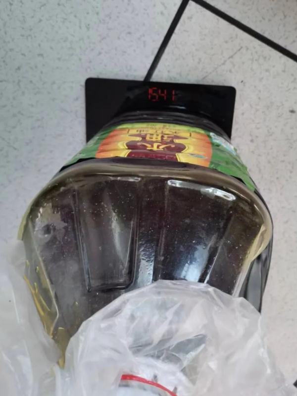 这个派出所的“常客”，为何撂下东西转身就跑