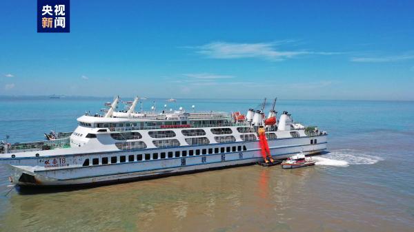 “海空立体”联合救援 粤琼联合举办客滚船海上应急搜救综合演练