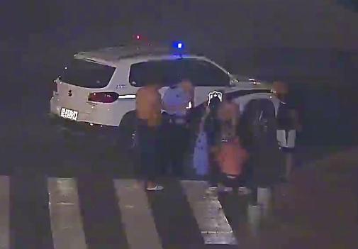 “这是我见过最帅的光膀子男人!” “这是我见过最帅的光膀子男人!”