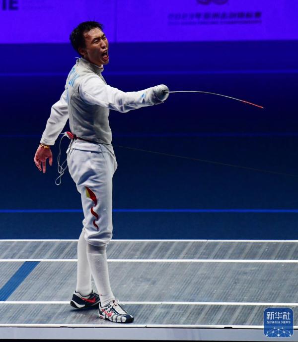 击剑亚洲锦标赛莫梓维夺得男子花剑冠军