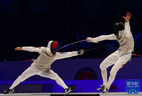击剑亚洲锦标赛｜莫梓维夺得男子花剑冠军