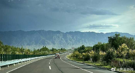 中国最美公路恢复全线通车，独库公路又“堵哭”了