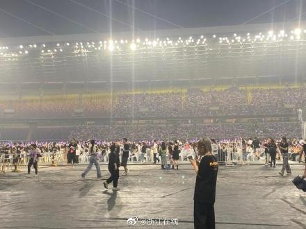 五月天，给黄牛2000元就能带你冲进去？刷不了脸的都哭了