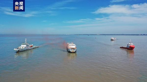 “海空立体”联合救援 粤琼联合举办客滚船海上应急搜救综合演练