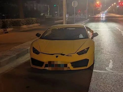 挂着临时牌照连闯九个红灯，要扣多少分？